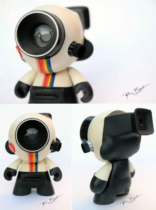 Art toys Daily Geekstomization: This brilliantly executed.