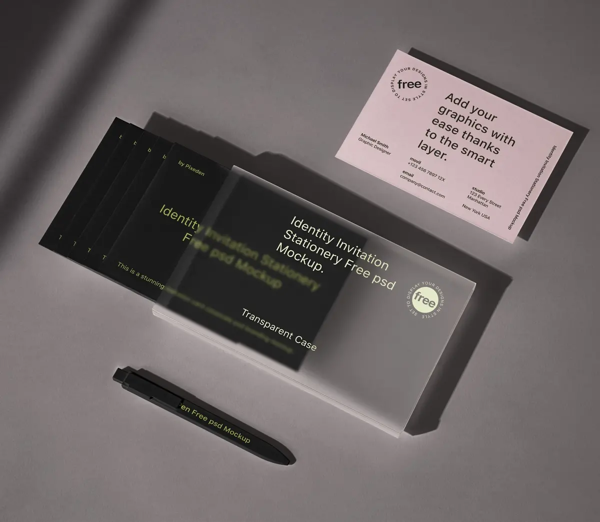 Mockup carte de visite etui transparent