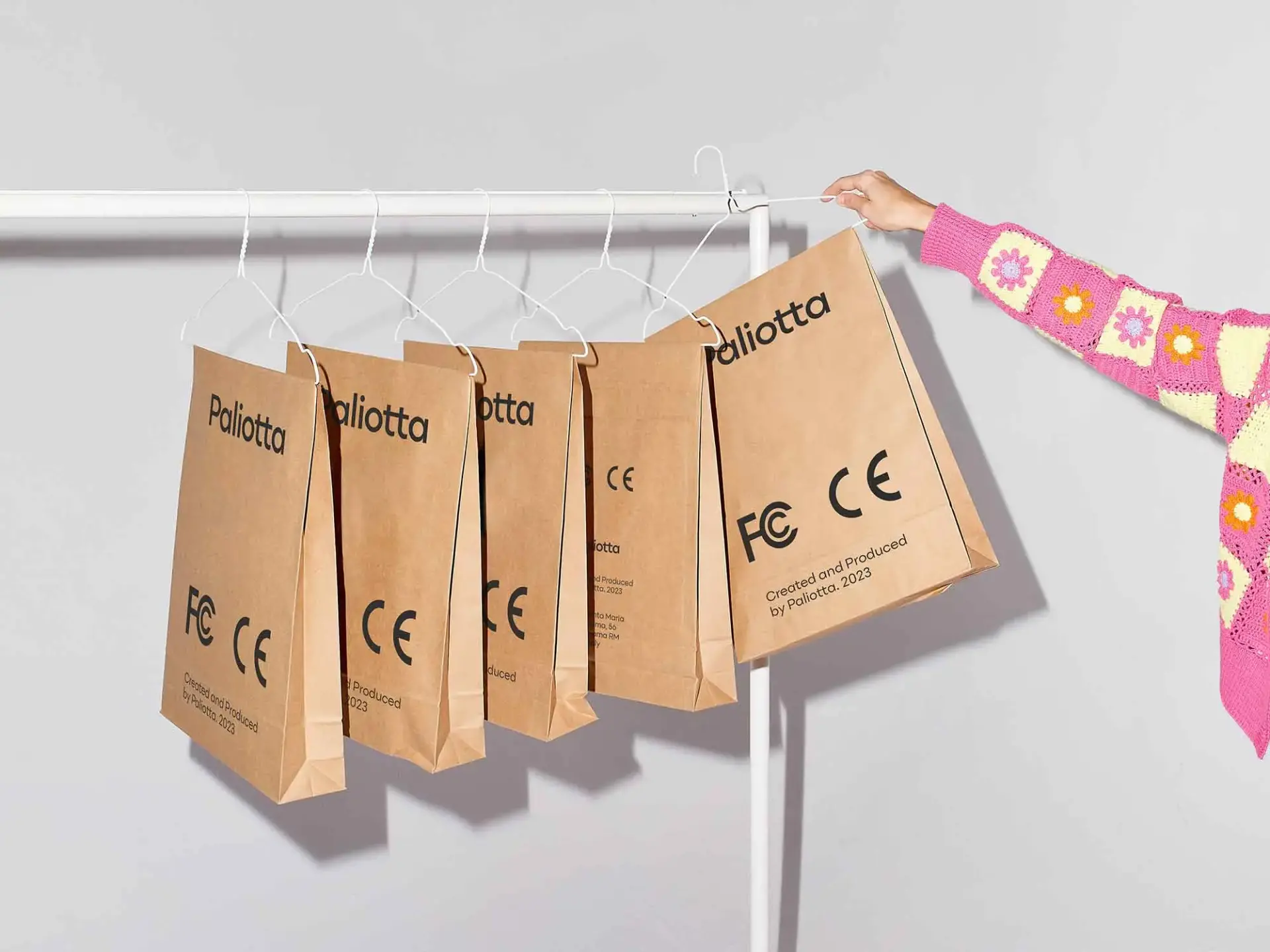 Mockup sac gratuit sac papier ceintre