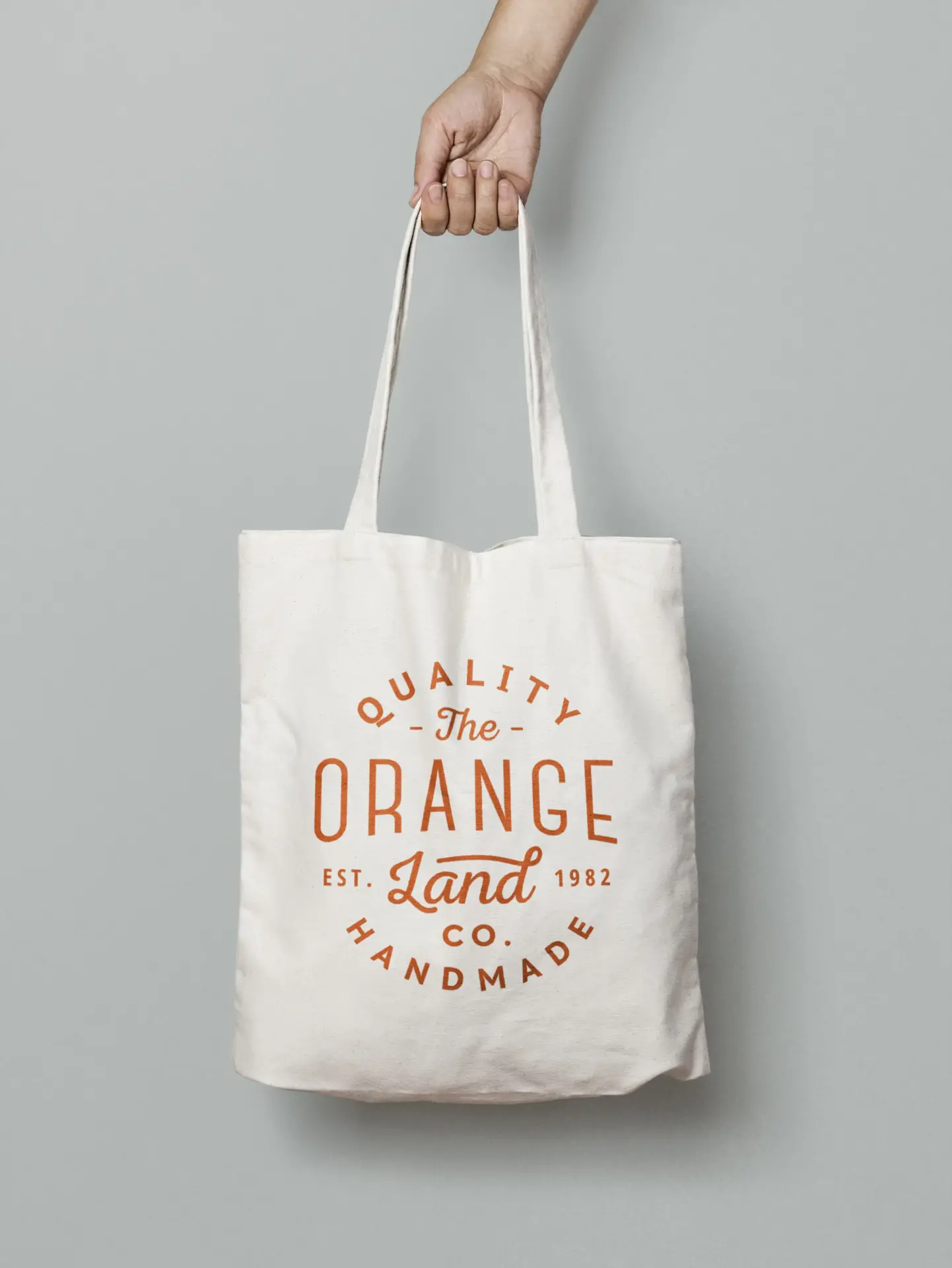 Blogduwebdesign ressources gratuites mockup tote bag tenu main v2