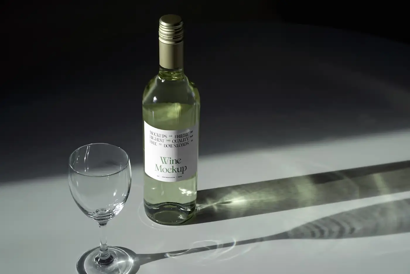 Mockup bouteille de vin blanc verre