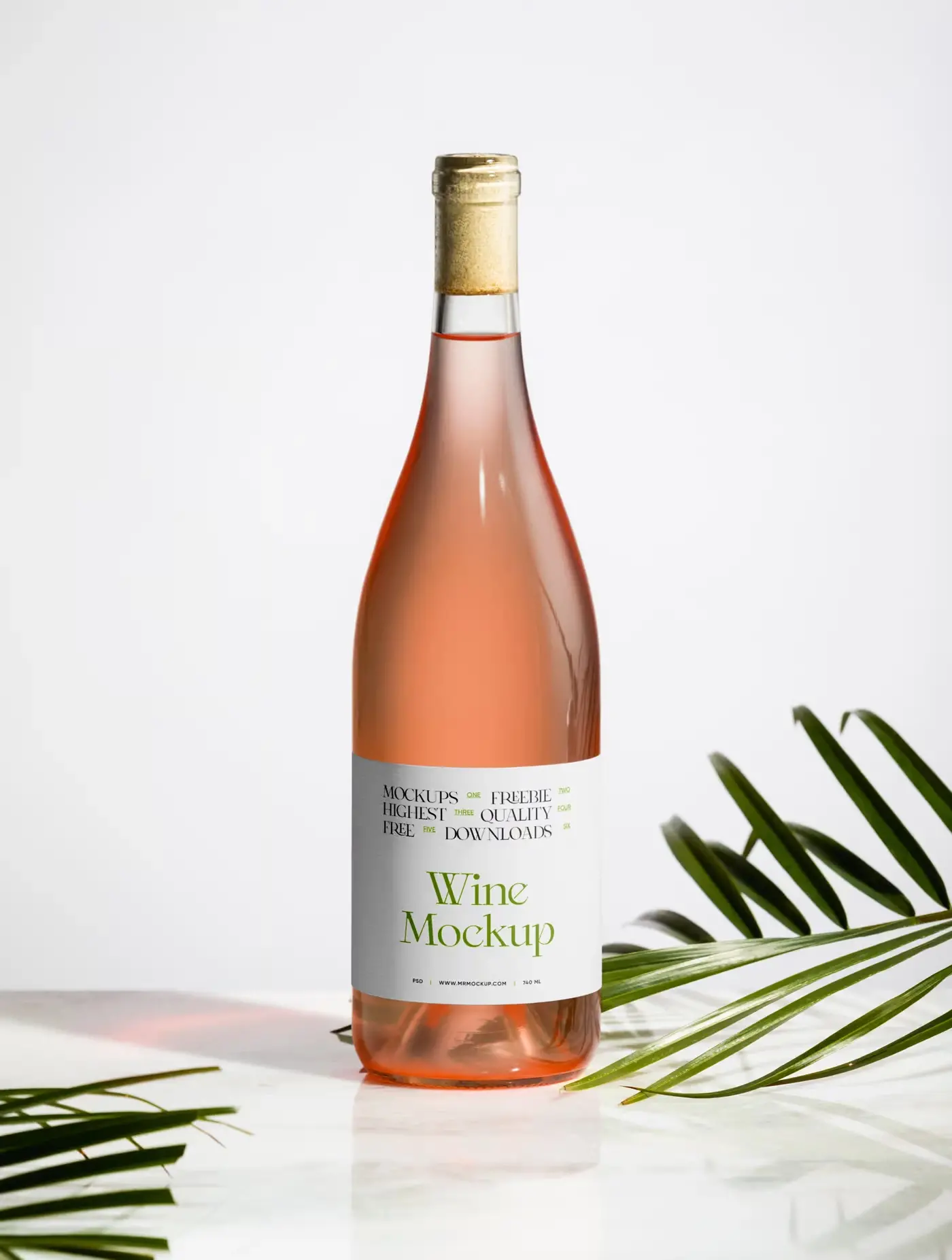 Mockup bouteille de vin rose etiquettte