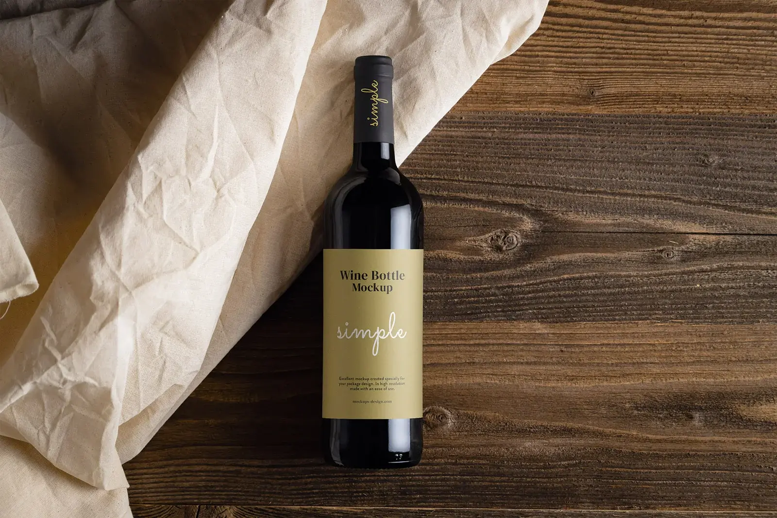 Mockup bouteille de vin rouge table bois