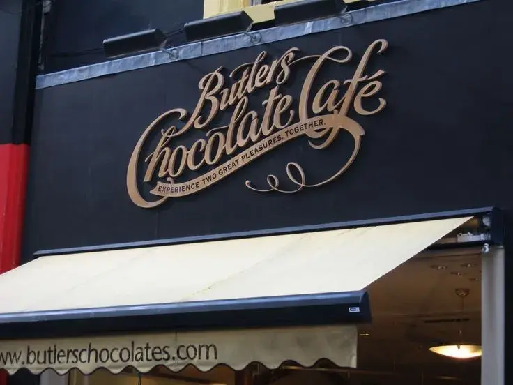Projet enseigne signalétique Butlers chocolate cafe