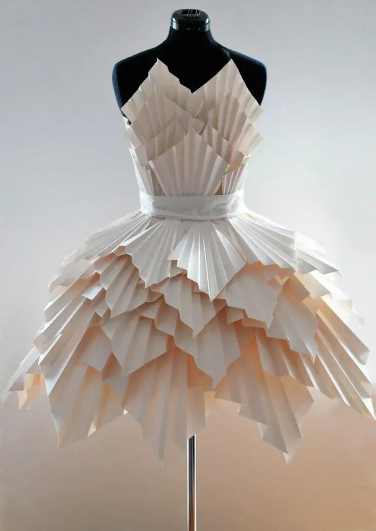 Paper Dresses par Marie Stenton