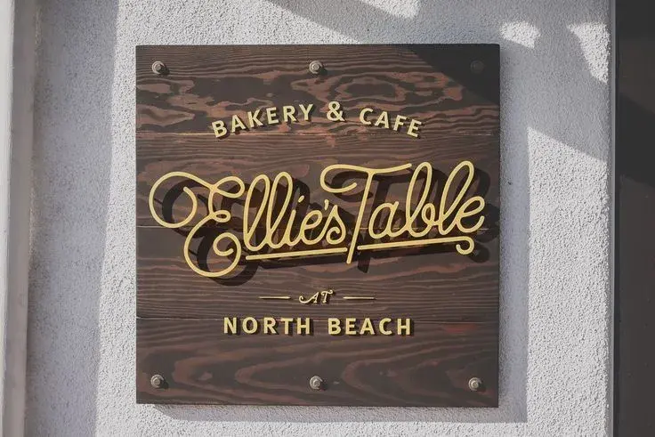 Projet enseigne signalétique Ellies table visit