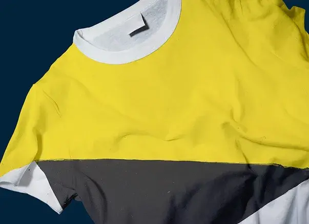 T-shirt froissé mockup